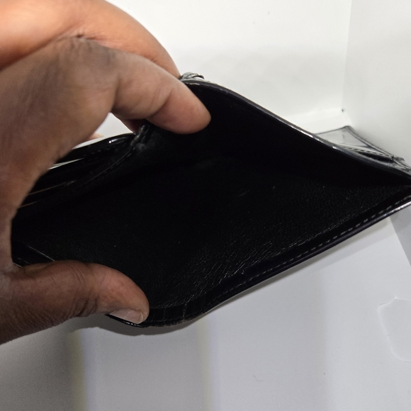 Gucci Patent Leather wallet - Picture 9 of 9